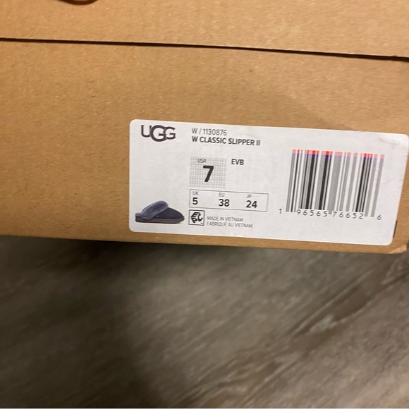 UGG | Classic Slipper In Eve Blue Shearling Suede Indoor and Outdoor NEW - Picture 9 of 9